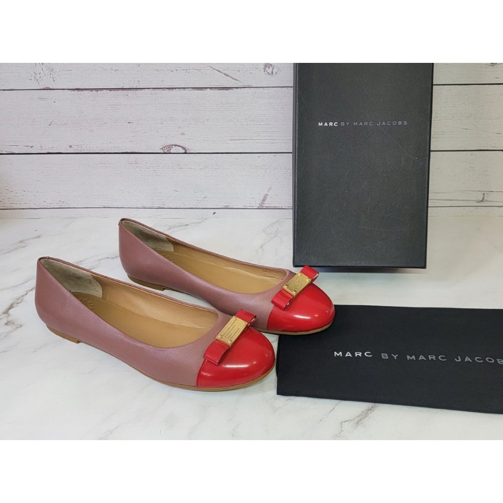 Marc by Marc Jacobs Tuxedo Logo Plaque Cap Toe Ballet Flats BLUSH / RED